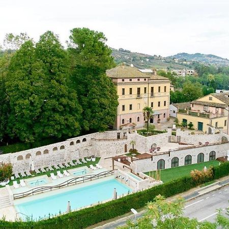 Hotel Corte Dei Tini Teramo Eksteriør bilde