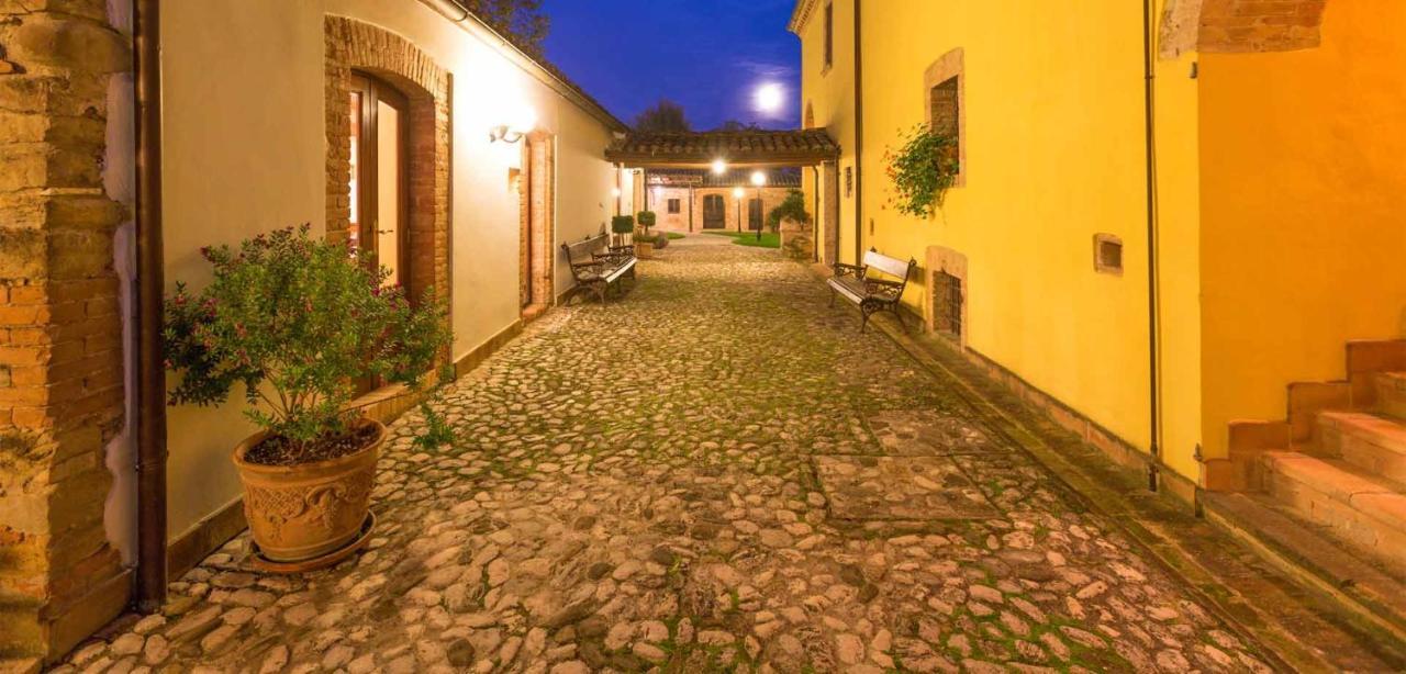 Hotel Corte Dei Tini Teramo Eksteriør bilde