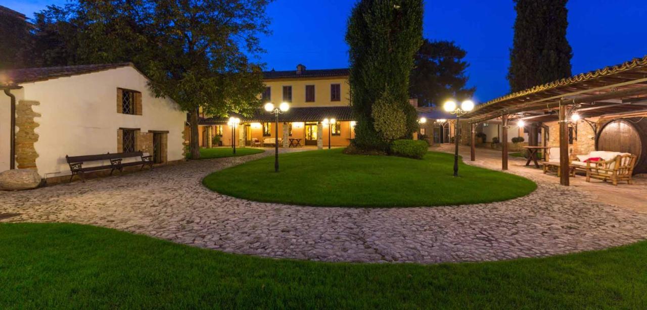 Hotel Corte Dei Tini Teramo Eksteriør bilde