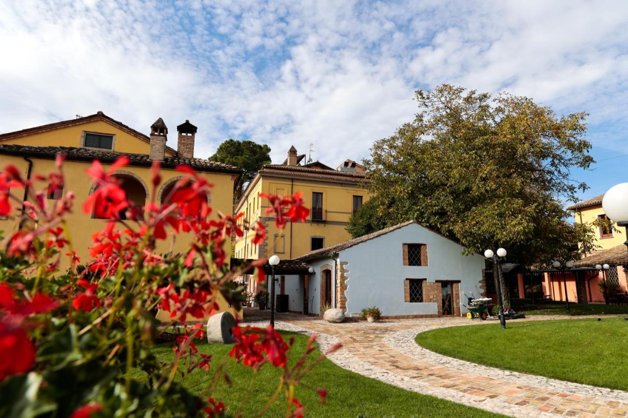Hotel Corte Dei Tini Teramo Eksteriør bilde