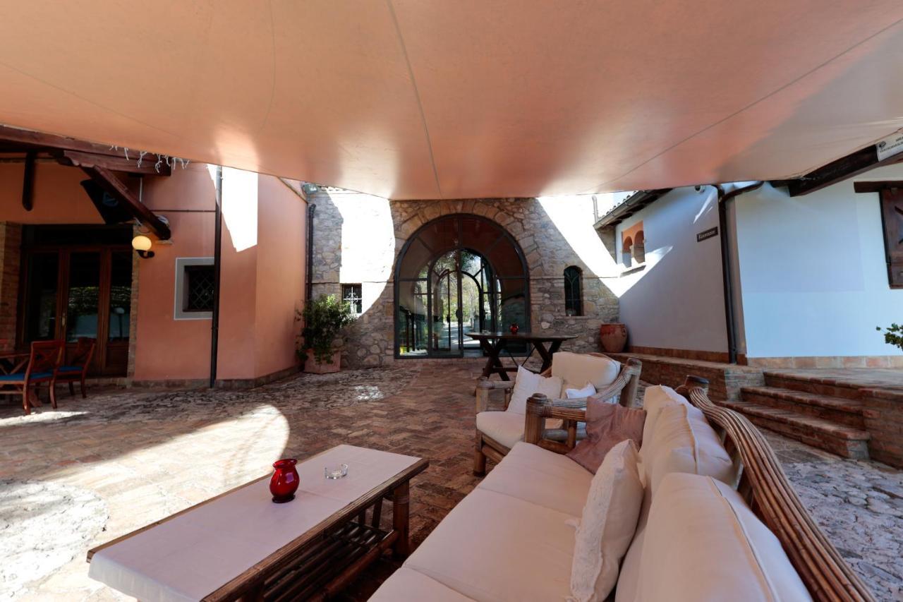 Hotel Corte Dei Tini Teramo Eksteriør bilde