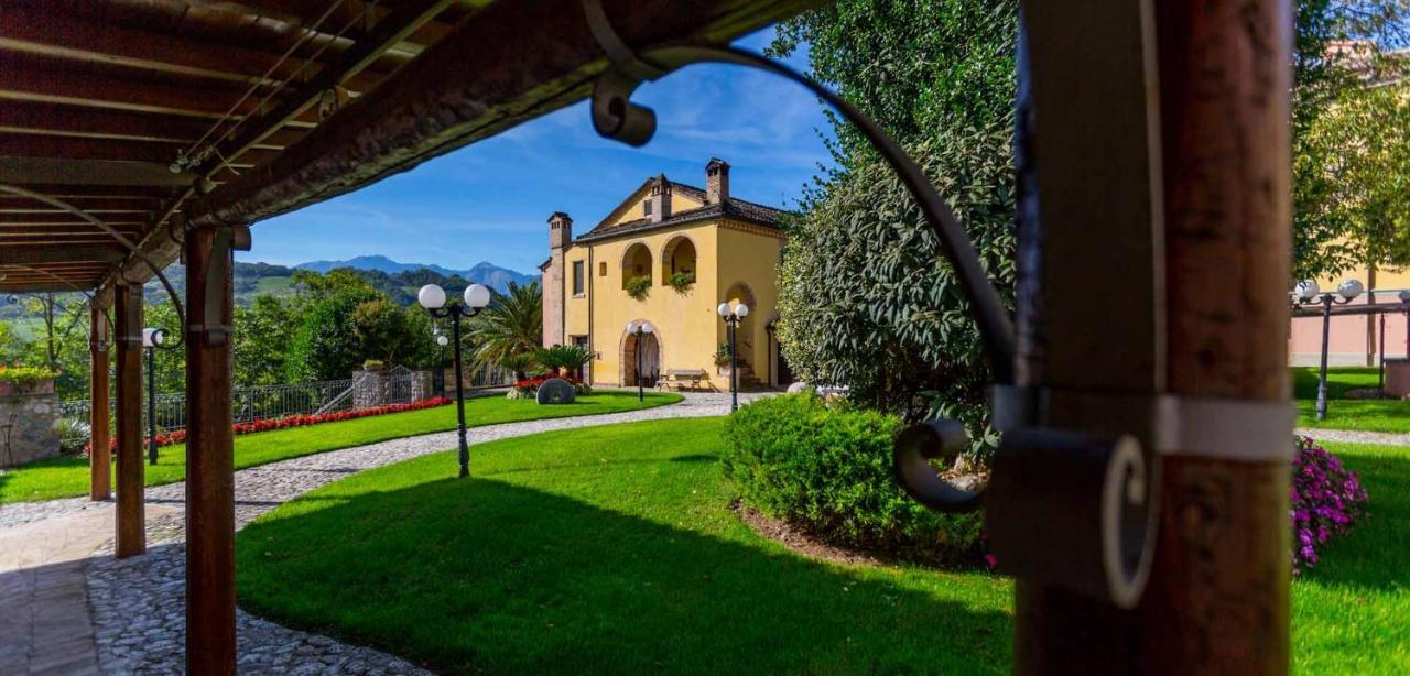 Hotel Corte Dei Tini Teramo Eksteriør bilde