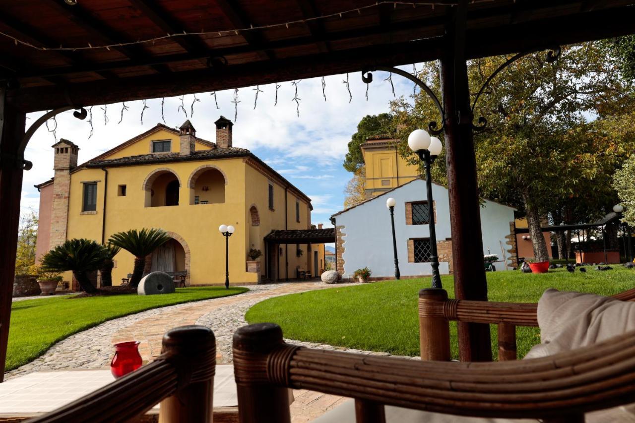 Hotel Corte Dei Tini Teramo Eksteriør bilde